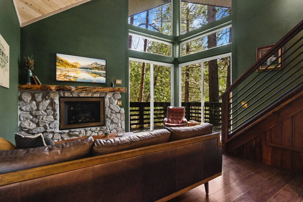 A-frame cabin in Idyllwild CA with a hot tub
