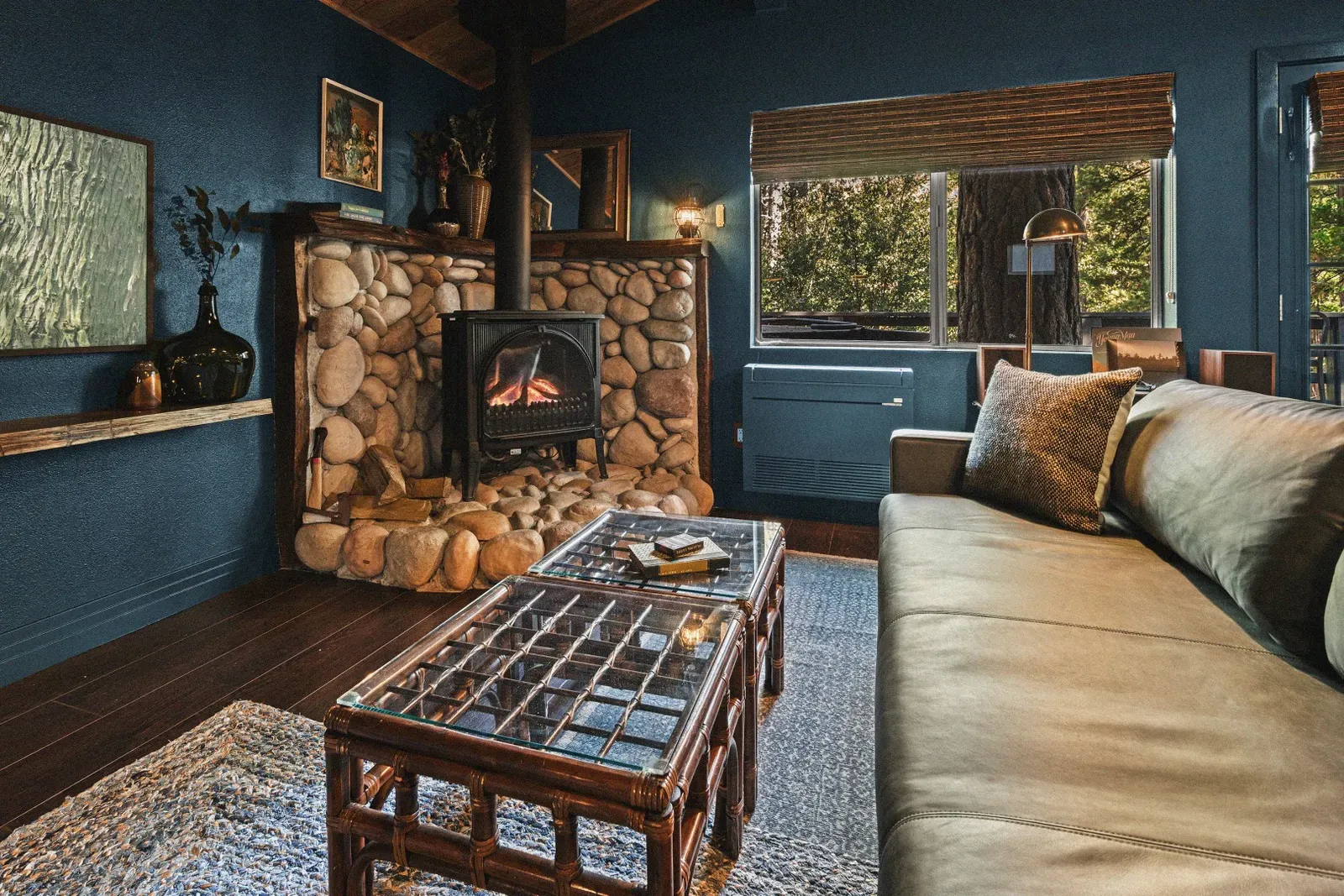 The beautiful leather couch in the living space is the perfect place to curl up with a good book, to enjoy a conversation with your travel partner, or to watch your favorite show.