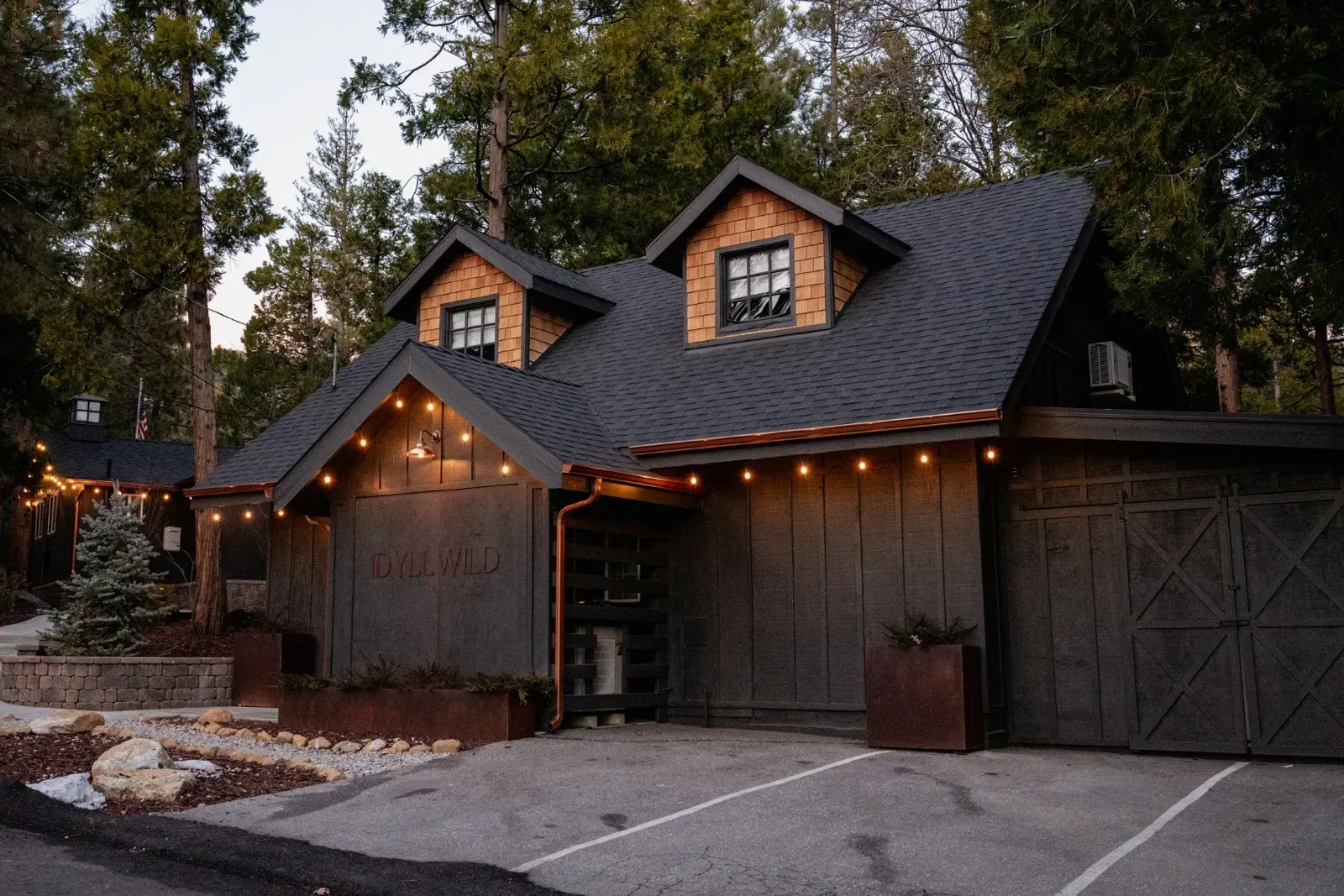 Ursus is a 3 bedroom, 2 bath lodge-inspired cabin. The beds are: 1 King, 2 Full XLs, and 1 Queen. Sleeps 6-8 (depending if you want 2 people sleeping in each Full XL bed or not.)