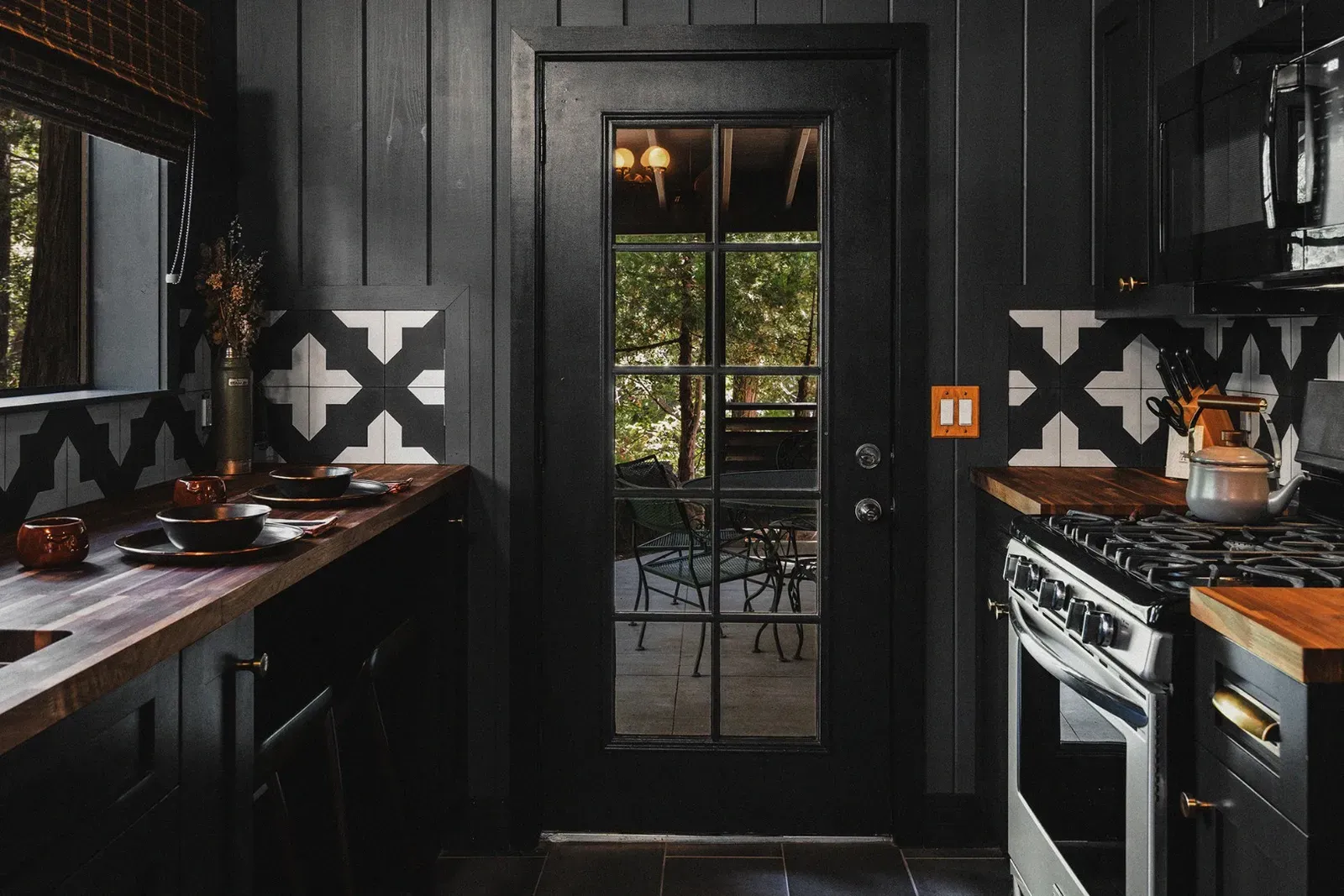 Each of the cabins feature an outdoor dining table. Urus's is outside of the kitchen.