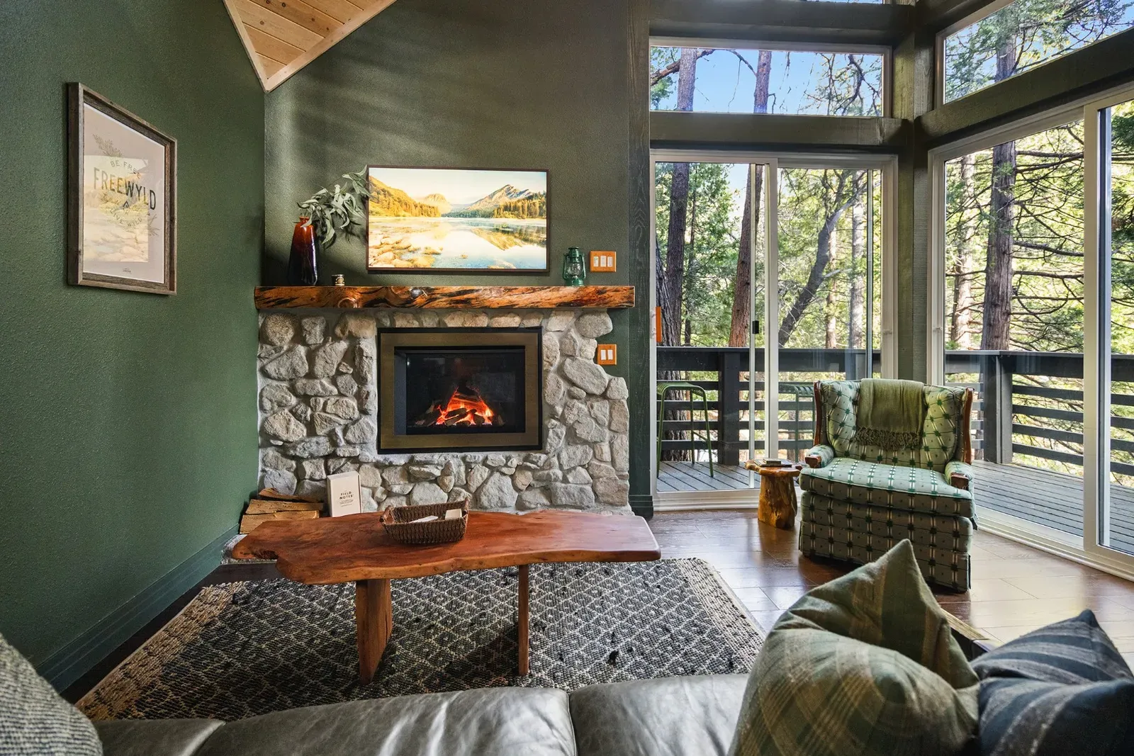 Juniper's huge A-frame windows are a highlight. Look out over Wyldwood park, the San Jacinto mountains, and all of the trees. Cozy up in front of the gas fireplace and enjoy the view.