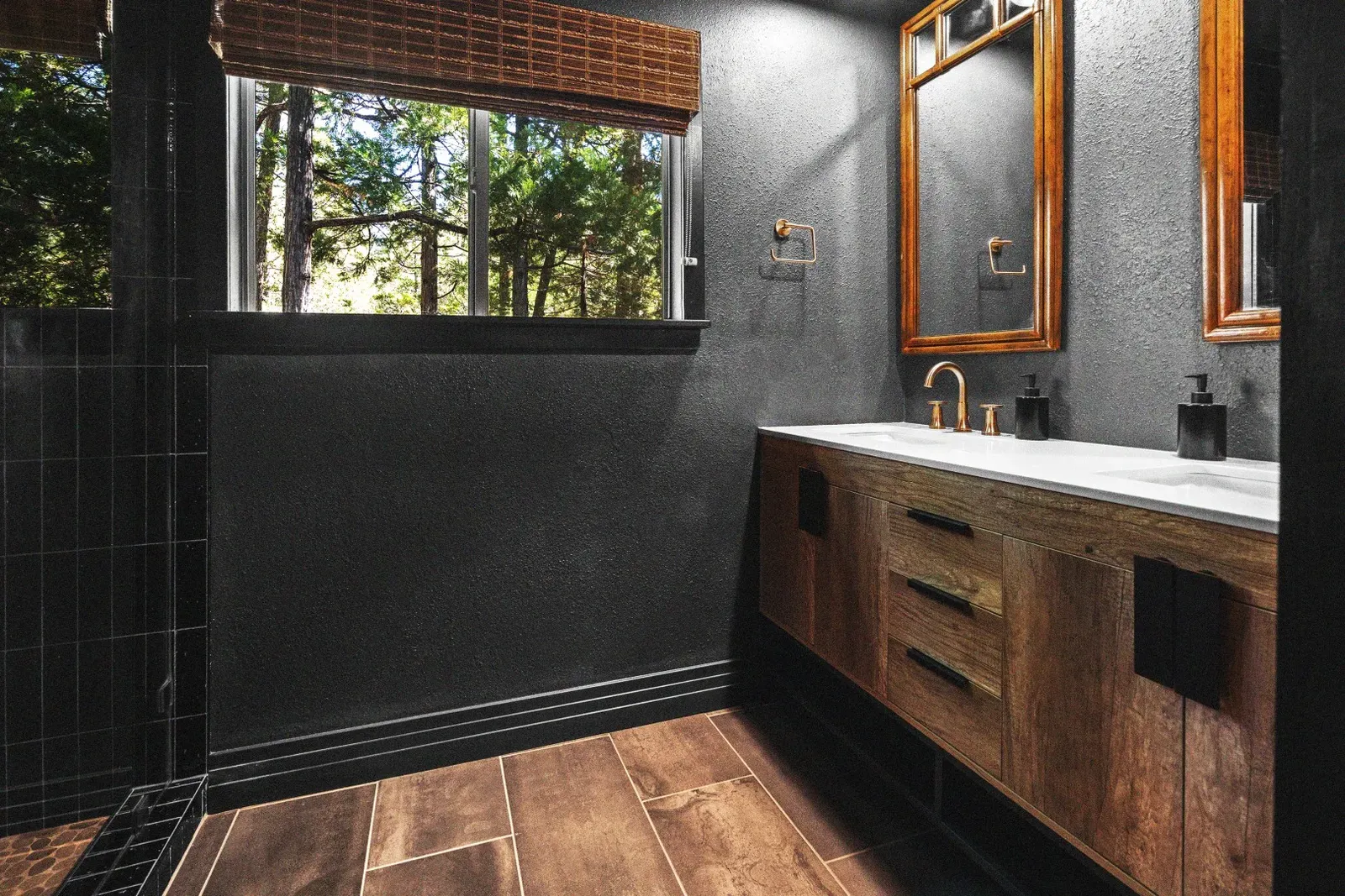 A double vanity ensures plenty of space for you and your fellow travelers. (There is also another bathroom downstairs.)